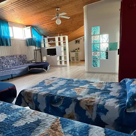 بيت ضيافة Mansarda Seaview